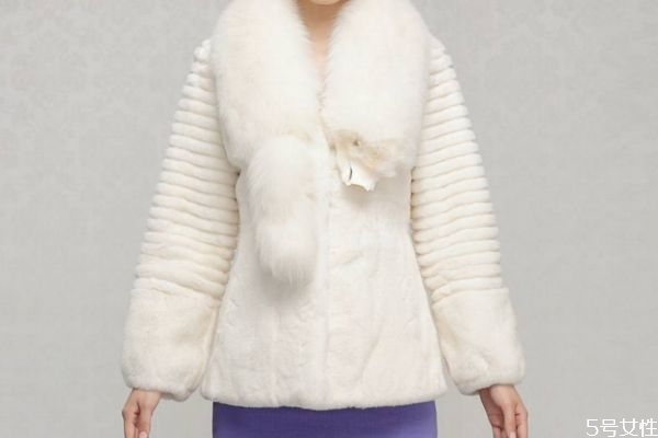 獺兔毛皮草怎么分辨真假 獺兔毛有幾個等級 獺兔毛皮草怎么分辨真假 獺兔毛有幾個等級