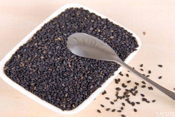 吃黑芝麻對(duì)頭發(fā)有好處嗎 黑芝麻的主要成分是什么 吃黑芝麻對(duì)頭發(fā)有好處嗎 黑芝麻的主要成分是什么