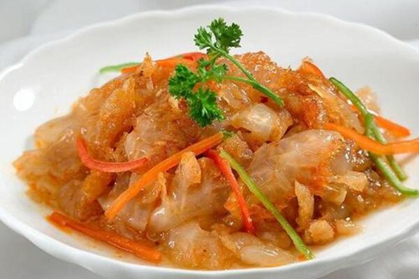 海蜇皮為什么有臭味 海蜇皮能治高血壓?jiǎn)?>
               <p class=