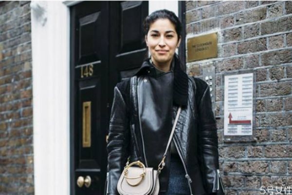 羊羔毛變黃怎么辦 羊羔毛可以漂白嗎 羊羔毛變黃怎么辦 羊羔毛可以漂白嗎