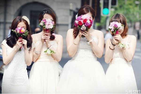 能不能讓親妹妹當(dāng)伴娘 伴娘的要求 能不能讓親妹妹當(dāng)伴娘 伴娘的要求