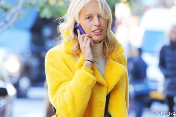 羊羔毛和羽絨服哪個(gè)暖和 羊羔毛保暖還是羽絨服 羊羔毛和羽絨服哪個(gè)暖和 羊羔毛保暖還是羽絨服