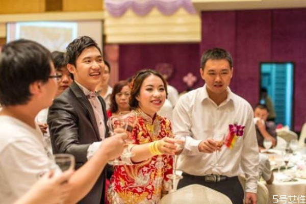 結婚辦酒席需要準備什么 辦結婚酒席提前做哪些準備 結婚辦酒席需要準備什么 辦結婚酒席提前做哪些準備