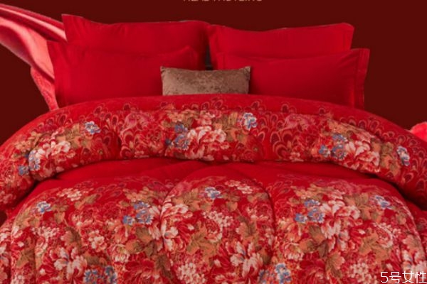 結(jié)婚買被子要幾套 結(jié)婚一定要新床嗎 結(jié)婚買被子要幾套 結(jié)婚一定要新床嗎