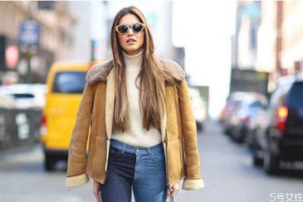 羊羔毛塌毛了怎么辦 如何鑒別羊羔毛的真假 羊羔毛塌毛了怎么辦 如何鑒別羊羔毛的真假