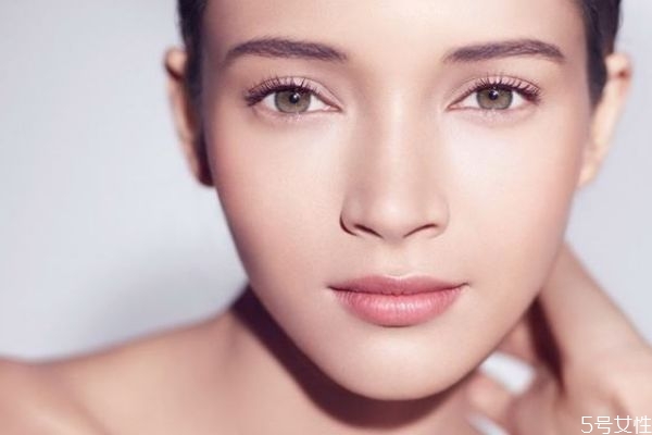 保養(yǎng)皮膚的秘訣有什么呢 皮膚應(yīng)該怎么保養(yǎng)呢 保養(yǎng)皮膚的秘訣有什么呢 皮膚應(yīng)該怎么保養(yǎng)呢