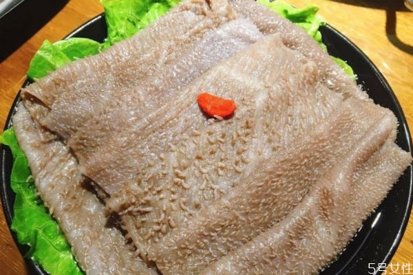 毛肚有什么營(yíng)養(yǎng)價(jià)值呢 吃毛肚有什么好處呢 毛肚有什么營(yíng)養(yǎng)價(jià)值呢 吃毛肚有什么好處呢