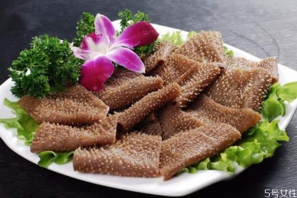 什么是毛肚呢 吃毛肚前應(yīng)該怎么處理毛肚呢 什么是毛肚呢 吃毛肚前應(yīng)該怎么處理毛肚呢