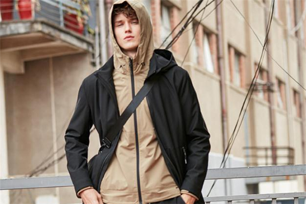 男生風(fēng)衣里面搭配什么衣服好看 男生風(fēng)衣里面怎么搭配 男生風(fēng)衣里面搭配什么衣服好看 男生風(fēng)衣里面怎么搭配