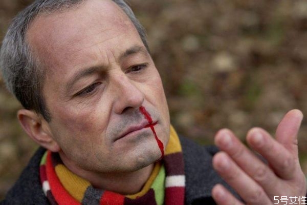 什么是鼻咽癌呢 鼻咽癌有什么危害呢 什么是鼻咽癌呢 鼻咽癌有什么危害呢