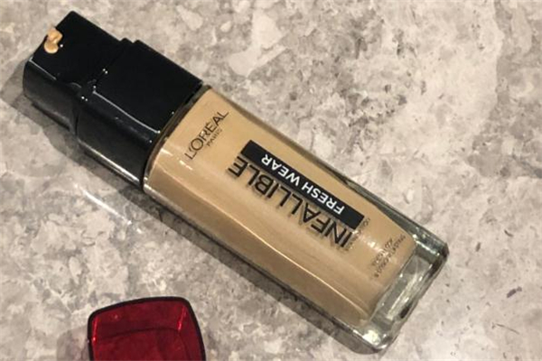 歐萊雅紅帽子粉底液色號 歐萊雅紅帽子粉底液多少錢 歐萊雅紅帽子粉底液色號 歐萊雅紅帽子粉底液多少錢