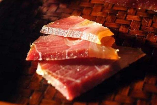 金華火腿是臘肉嗎 金華火腿和臘肉的區(qū)別 金華火腿是臘肉嗎 金華火腿和臘肉的區(qū)別
