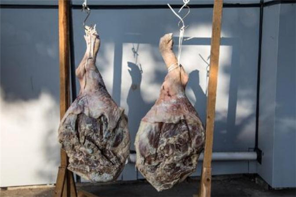 金華火腿發(fā)黑還能吃嗎 金華火腿變質(zhì)了是什么樣子的 金華火腿發(fā)黑還能吃嗎 金華火腿變質(zhì)了是什么樣子的