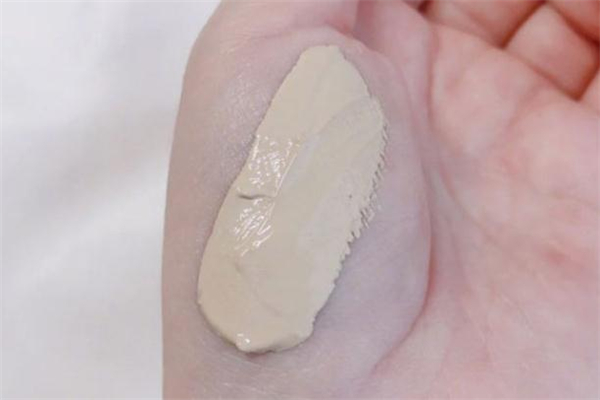 紅地球粉底液真假辨別 紅地球粉底液和美寶蓮哪款好用 紅地球粉底液真假辨別 紅地球粉底液和美寶蓮哪款好用