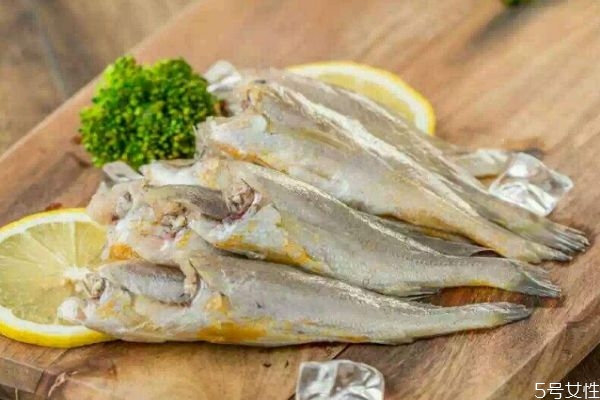 什么是小黃魚呢 小黃魚有什么營養(yǎng)價值呢 什么是小黃魚呢 小黃魚有什么營養(yǎng)價值呢