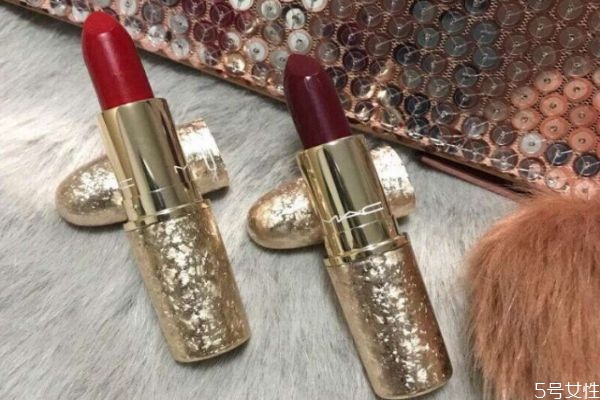 如何涂口紅才不會(huì)掉色 涂口紅不掉色的辦法 如何涂口紅才不會(huì)掉色 涂口紅不掉色的辦法