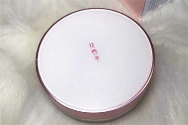 花西子散粉多少克 花西子散粉粉撲怎么清洗 花西子散粉多少克 花西子散粉粉撲怎么清洗