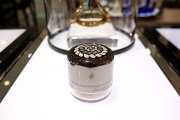 珠光散粉怎么用 珠光散粉的作用