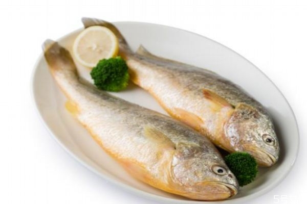 吃黃花魚(yú)有什么好處呢 黃花魚(yú)怎么做好吃呢 吃黃花魚(yú)有什么好處呢 黃花魚(yú)怎么做好吃呢