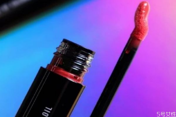 mac有色唇油多少錢 mac有色唇油哪個(gè)顏色好看 mac有色唇油多少錢 mac有色唇油哪個(gè)顏色好看