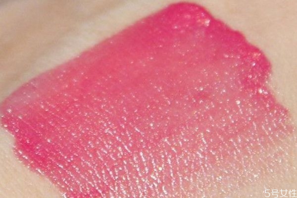 阿瑪尼唇釉502黑管是什么顏色 阿瑪尼黑管502試色 阿瑪尼唇釉502黑管是什么顏色 阿瑪尼黑管502試色