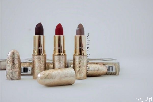如何涂口紅才不會(huì)掉色 涂口紅不掉色的辦法 如何涂口紅才不會(huì)掉色 涂口紅不掉色的辦法