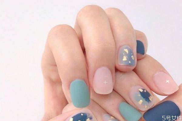 秋冬涂什么顏色的指甲顯手白 2020美甲流行色趨勢 秋冬涂什么顏色的指甲顯手白 2020美甲流行色趨勢