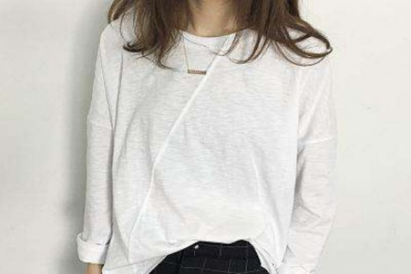 高領(lǐng)打底衫什么顏色好看 高領(lǐng)打底衫流行什么顏色