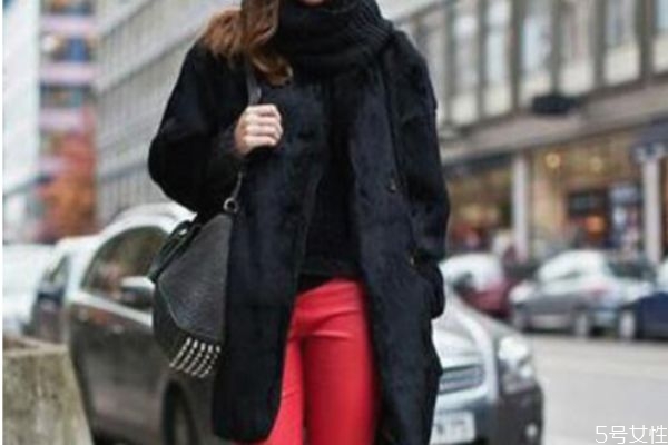 保暖內衣和毛衣怎么搭配 保暖內衣的時髦搭配方法
