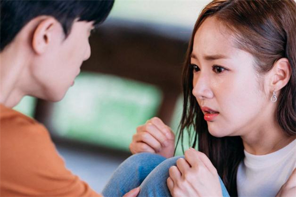 互相暗戀的人對(duì)視會(huì)有什么表現(xiàn) 互相暗戀卻不表白的原因 互相暗戀的人對(duì)視會(huì)有什么表現(xiàn) 互相暗戀卻不表白的原因