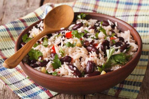 糯米飯能天天吃嗎 吃糯米飯會(huì)便秘嗎 糯米飯能天天吃嗎 吃糯米飯會(huì)便秘嗎