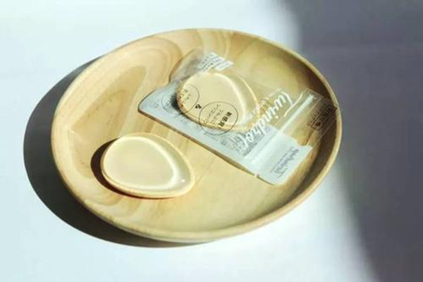 硅膠粉撲膜破了怎么辦 ?硅膠粉撲薄膜能撕掉嗎 硅膠粉撲膜破了怎么辦 ?硅膠粉撲薄膜能撕掉嗎
