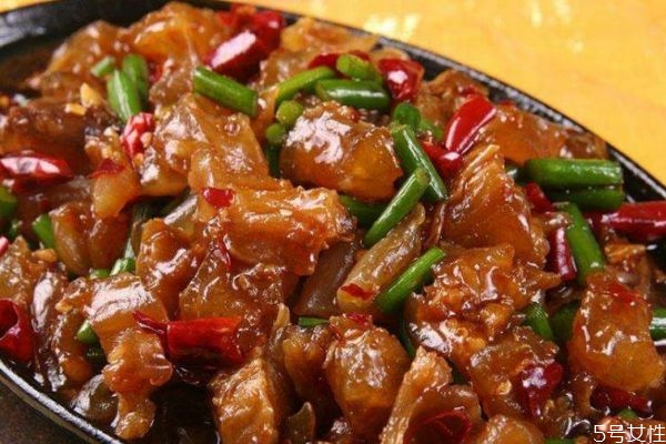 吃牛筋要注意什么呢 孕婦可以吃牛筋嗎 吃牛筋要注意什么呢 孕婦可以吃牛筋嗎