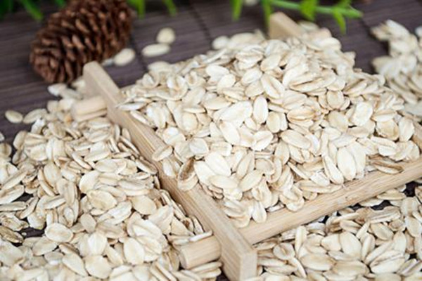 吃燕麥片最簡(jiǎn)單的方法是什么 燕麥片能生吃嗎 吃燕麥片最簡(jiǎn)單的方法是什么 燕麥片能生吃嗎