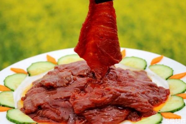 鴕鳥肉有什么營養(yǎng)價值呢 鴕鳥肉怎么做好吃呢 鴕鳥肉有什么營養(yǎng)價值呢 鴕鳥肉怎么做好吃呢