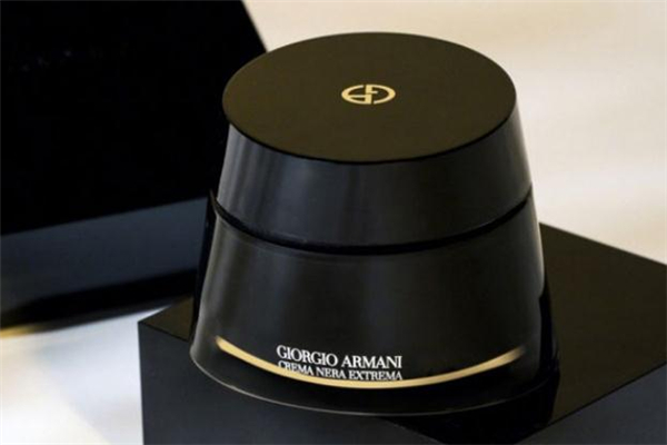 阿瑪尼黑鑰匙面霜可以用多久 黑鑰匙面霜適合什么年齡用 阿瑪尼黑鑰匙面霜可以用多久 黑鑰匙面霜適合什么年齡用