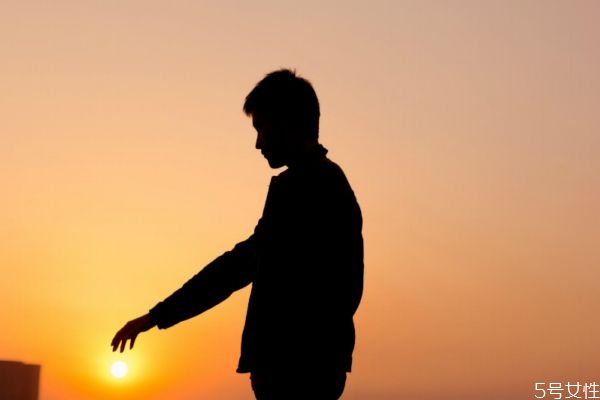 什么是戀物癖呢 戀物癖的癥狀是什么呢 什么是戀物癖呢 戀物癖的癥狀是什么呢