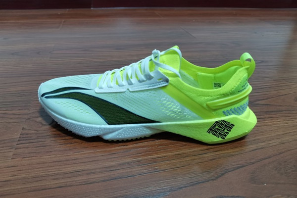 李寧?家族天馬與飛電外觀有什么區(qū)別 天馬的特點 李寧?家族天馬與飛電外觀有什么區(qū)別 天馬的特點