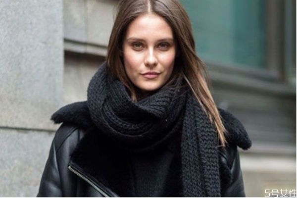 羊羔毛適合什么時(shí)候穿 羊羔毛適合什么人穿 羊羔毛適合什么時(shí)候穿 羊羔毛適合什么人穿