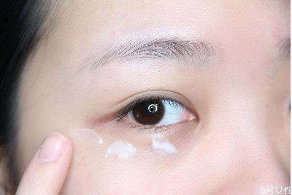 去除眼袋的方法有什么呢 如何可以快速去眼袋呢 去除眼袋的方法有什么呢 如何可以快速去眼袋呢