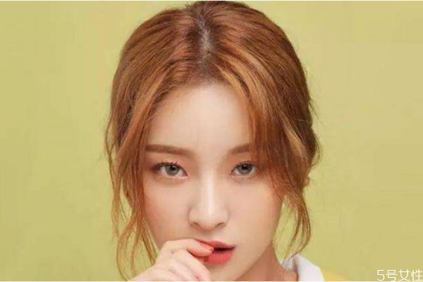 見長輩化什么眼影 見家長眼影妝容 見長輩化什么眼影 見家長眼影妝容