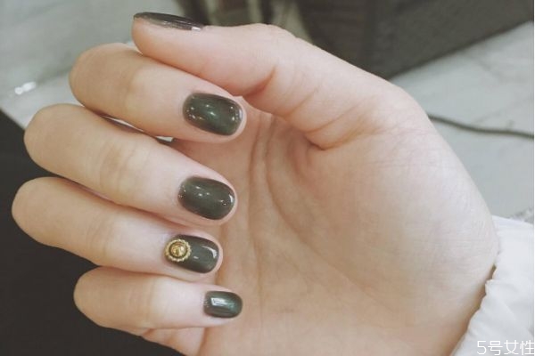 貓眼石美甲的做法是什么 貓眼石美甲多少錢(qián) 貓眼石美甲的做法是什么 貓眼石美甲多少錢(qián)