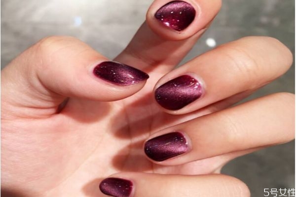 貓眼石美甲的做法是什么 貓眼石美甲多少錢(qián) 貓眼石美甲的做法是什么 貓眼石美甲多少錢(qián)