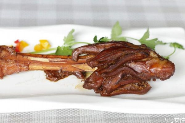 什么是羊腱子呢 羊腱子有什么營(yíng)養(yǎng)價(jià)值呢 什么是羊腱子呢 羊腱子有什么營(yíng)養(yǎng)價(jià)值呢