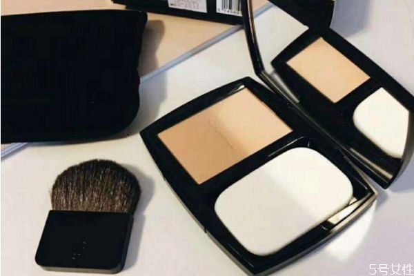 粉餅不服帖怎么辦 粉餅起粉浮粉是什么原因 粉餅不服帖怎么辦 粉餅起粉浮粉是什么原因