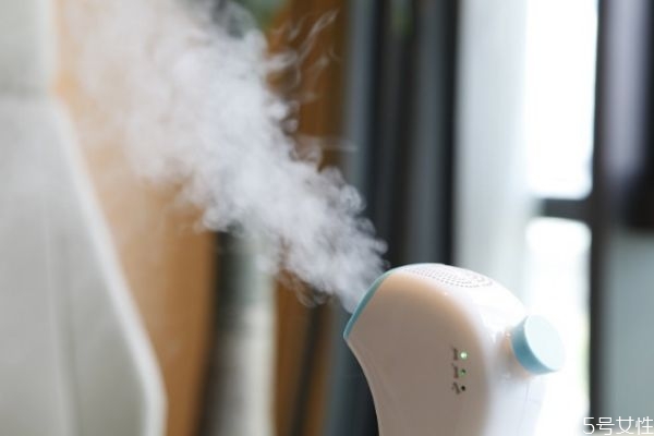 怎么化妝不浮粉卡粉 不浮粉不卡粉的小妙招 怎么化妝不浮粉卡粉 不浮粉不卡粉的小妙招