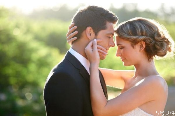 女生喜歡什么東西 讓女生瞬間感動的禮物 女生喜歡什么東西 讓女生瞬間感動的禮物