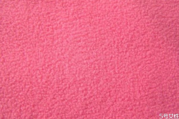 德絨和搖粒絨哪一個(gè)更保暖 搖粒絨和羽絨哪個(gè)保暖 德絨和搖粒絨哪一個(gè)更保暖 搖粒絨和羽絨哪個(gè)保暖