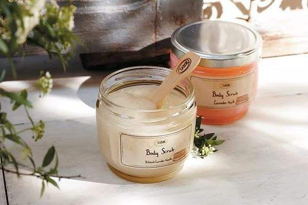 磨砂膏在什么情況下不能用 什么肌膚都不能天天使用磨砂膏嗎 磨砂膏在什么情況下不能用 什么肌膚都不能天天使用磨砂膏嗎