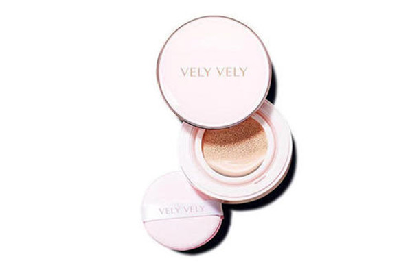 怎么用硅膠粉撲抹散粉 粉底之后一定要用散粉嗎 怎么用硅膠粉撲抹散粉 粉底之后一定要用散粉嗎